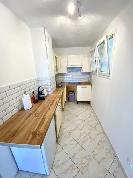 Appartement Spacieux 65M2, Avec Piscine Et Parking Frejus Luaran gambar