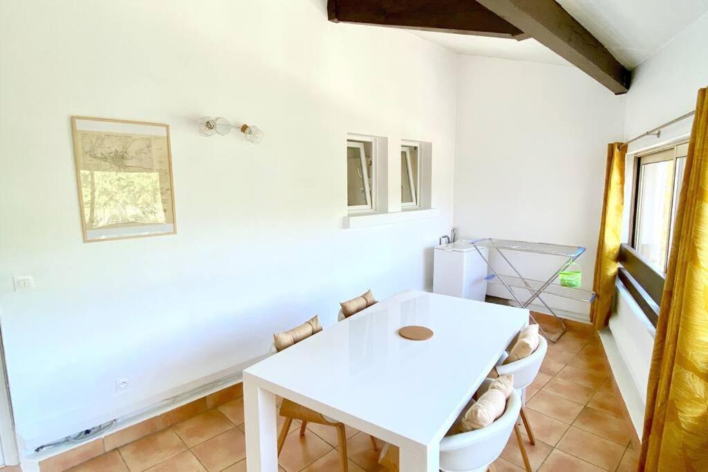 Appartement Spacieux 65M2, Avec Piscine Et Parking Frejus Luaran gambar