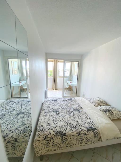 Appartement Spacieux 65M2, Avec Piscine Et Parking Frejus Luaran gambar