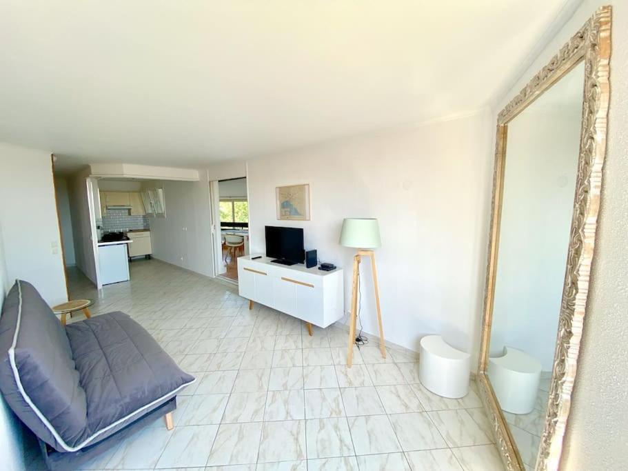 Appartement Spacieux 65M2, Avec Piscine Et Parking Frejus Luaran gambar